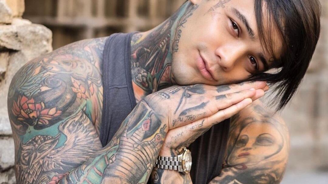 Tal parece que Yeferson Cossio la está pasando mejor en su nuevo destino que en Colombia y así lo dejó claro.