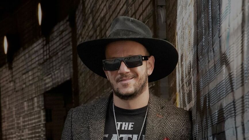 Cantante colombiano Gigi Posada fue víctima de millonario robo en su casa