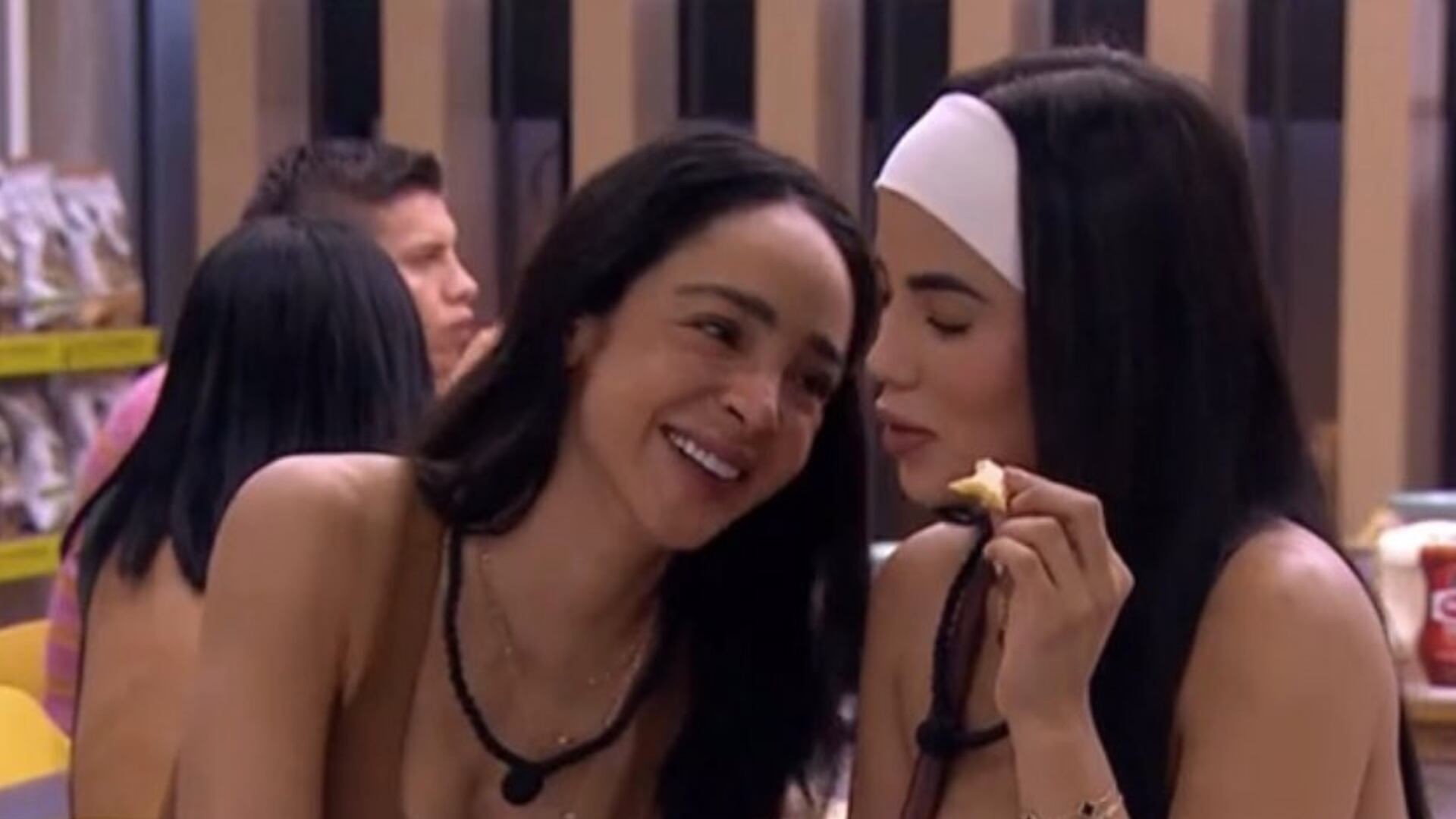 Karina García y Manelyk