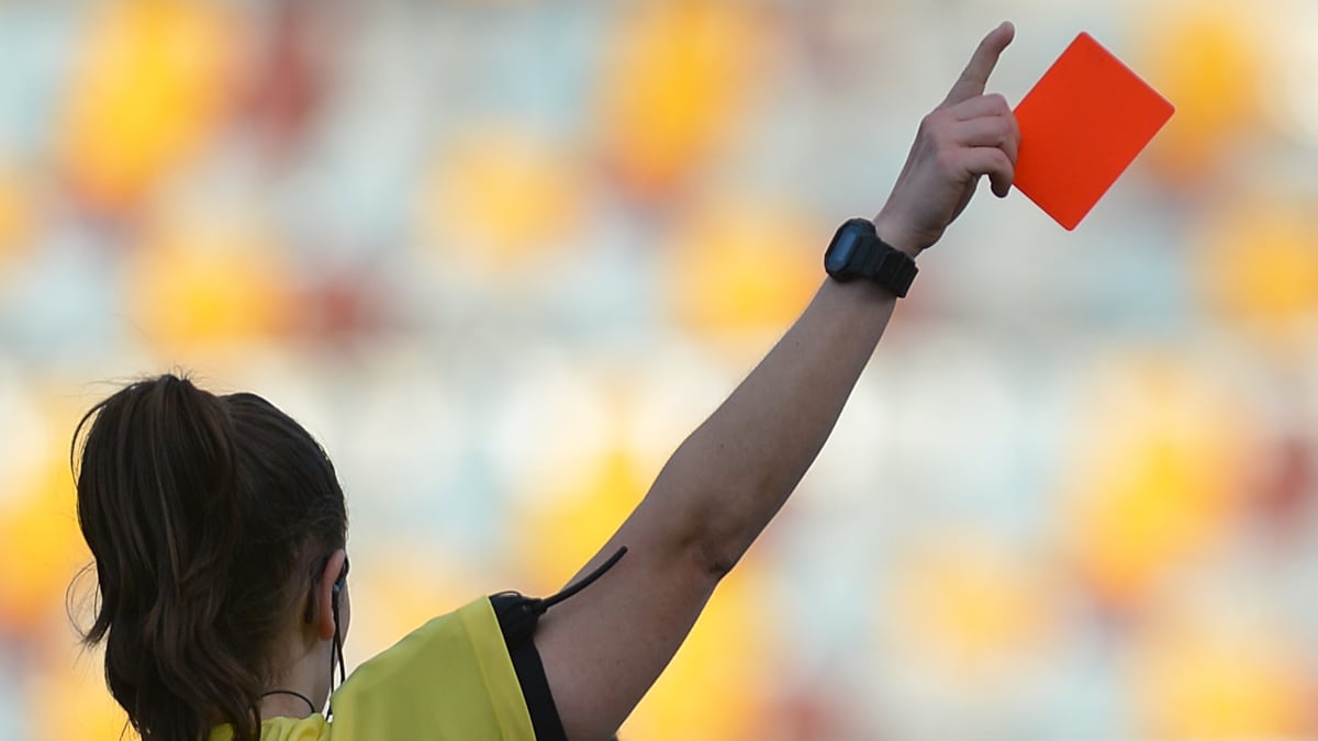 FIFA sancionó a miembro de una comisión arbitral por acoso sexual