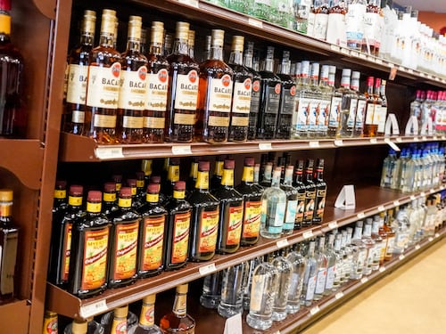 El IVA al licor subirá del 5% al 19%: Solo se salvó la cerveza