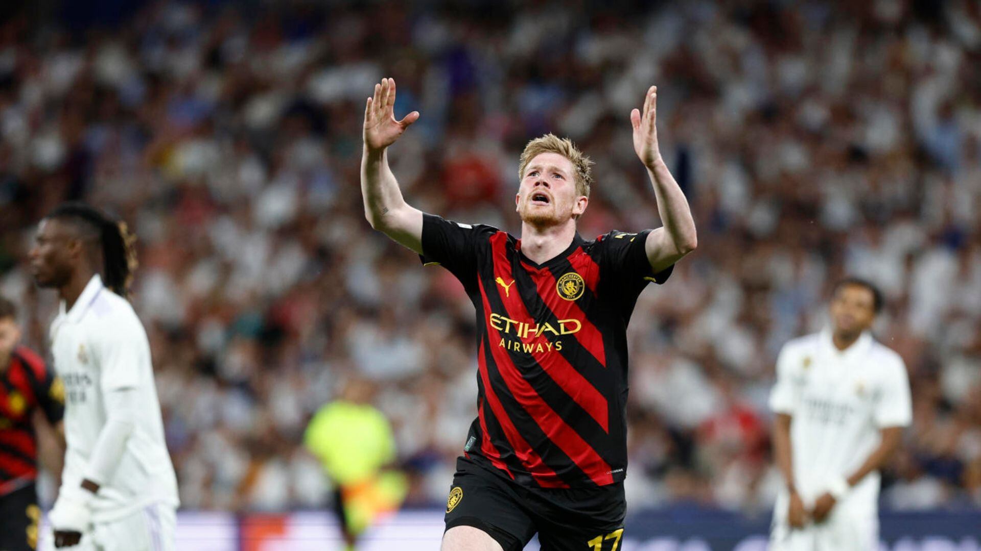 Medios aseguran que gol del Manchester City debió ser anulado.