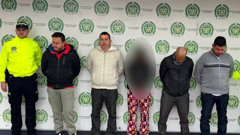 Pasaportes y turnos falsos: así operaba red de tráfico en El Dorado con funcionarios de Migración