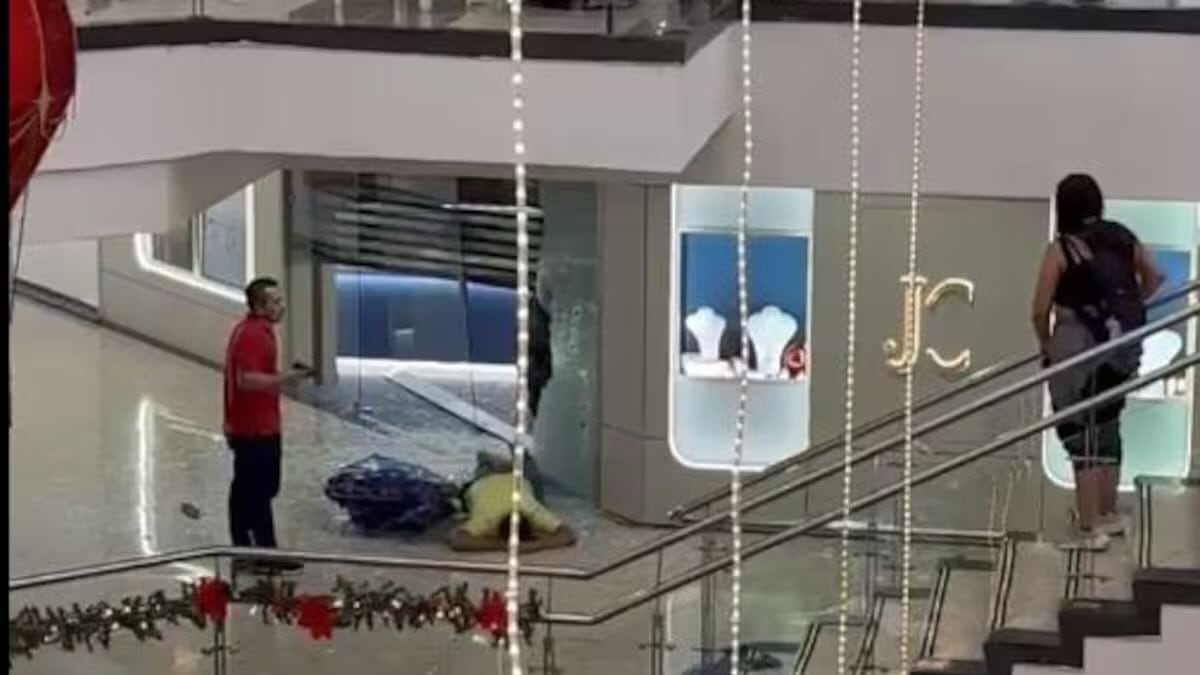 Foto del lugar del robo a joyería en centro comercial en Bucaramanga.