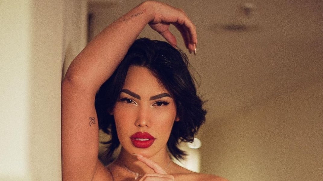 Ana del Castillo es criticada por lucir casi desnuda en gala de premios