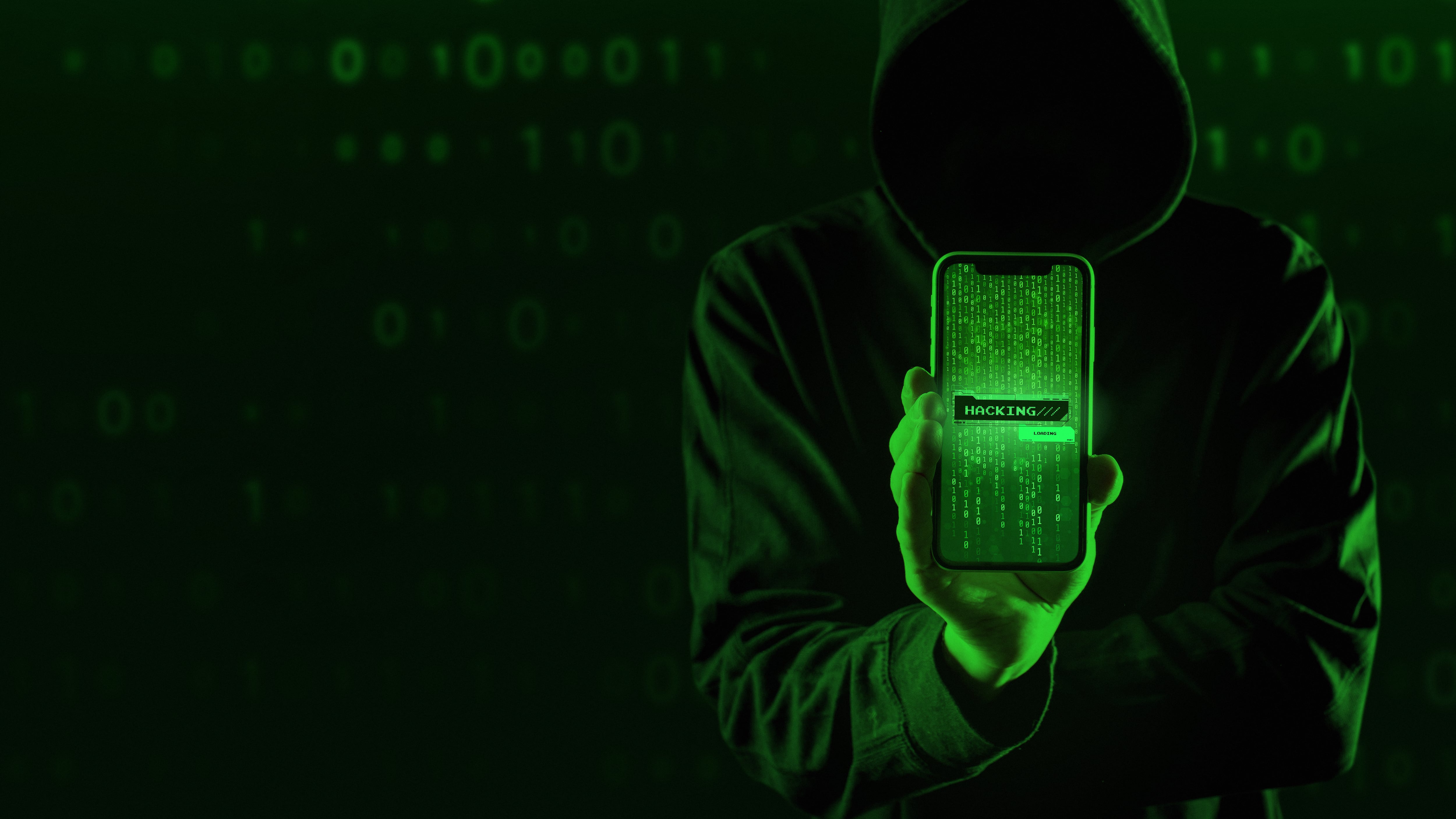 Si bien existen muchas historias de éxito de personas que encontraron el amor y a su pareja en línea, también hay muchos casos de estafas de citas en línea, las cuales están van en aumento. Foto: Freepik.