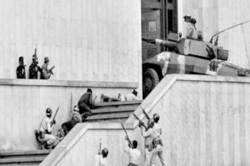 Los disparos que retrataron la Toma del Palacio de Justicia: Historias detrás de quienes arriesgaron su vida por fotografiar la guerra