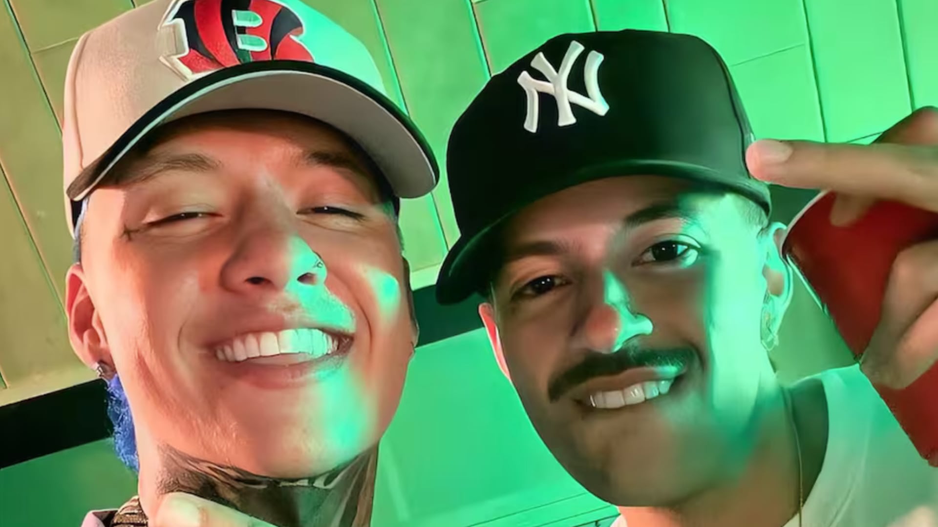 Blessd y Feid durante las grabaciones de +57