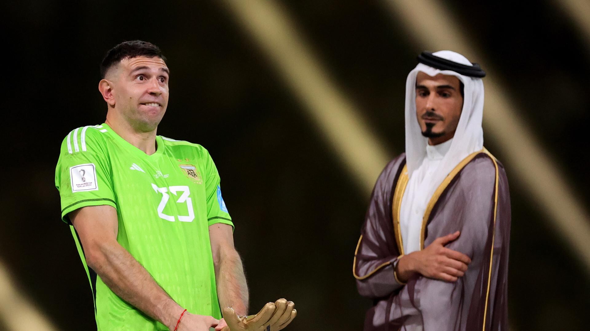 Dibu Martínez explicó por qué festejo de manera obscena el título