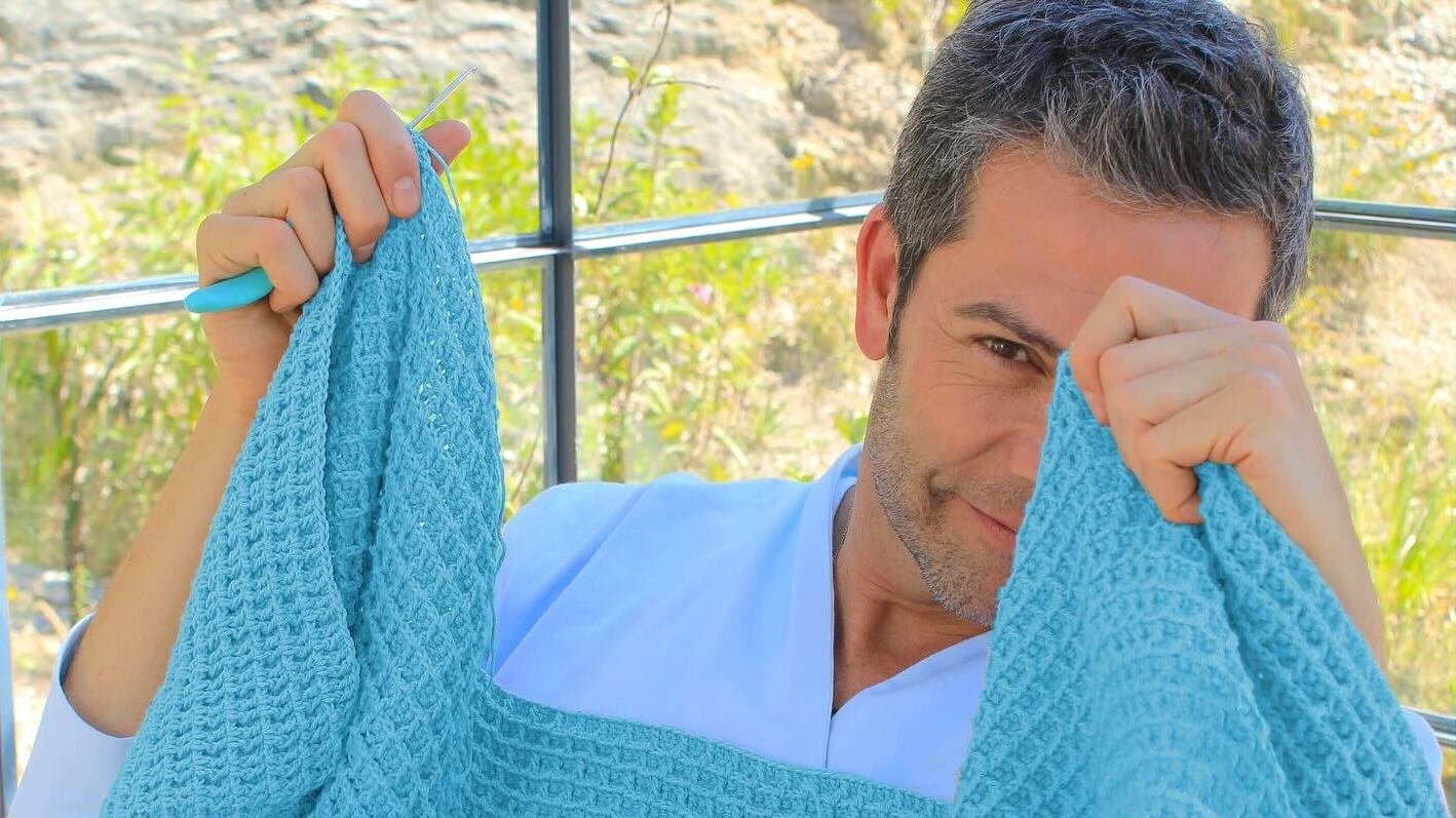 El presentador Iván Lalinde ofreció sus productos hechos a mano en el que desplegó toda su creatividad.