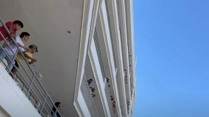 Joven cayó y murió en edificio de universidad en Barranquilla.