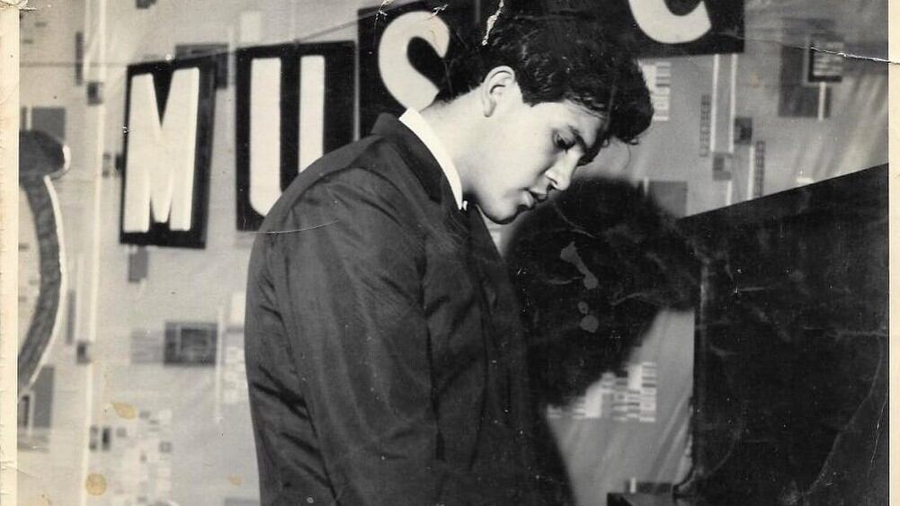 Durante décadas el cantante Leo Dan cosechó una infinidad de temas que quedaron grabados en el corazón de sus seguidores en el mundo.