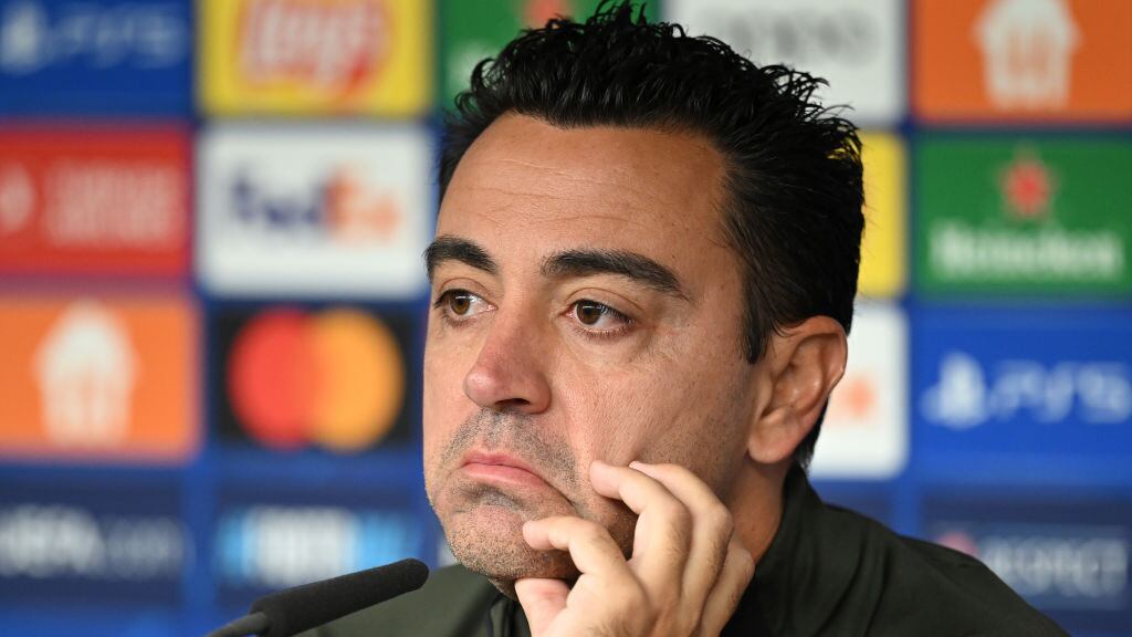 Xavi suma dos temporadas en Barcelona ganando Supercopa y Liga en 2022.