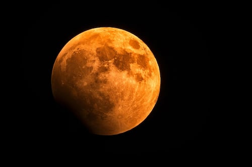 Luna de Sangre este 3 de marzo: Rituales efectivos para atraer amor, dinero y abundancia