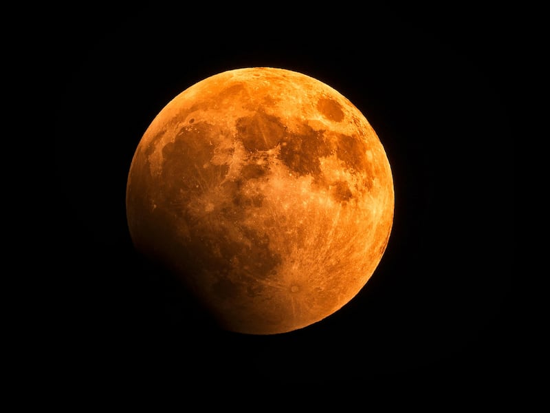 Luna de Sangre este 3 de marzo: Rituales efectivos para atraer amor, dinero y abundancia