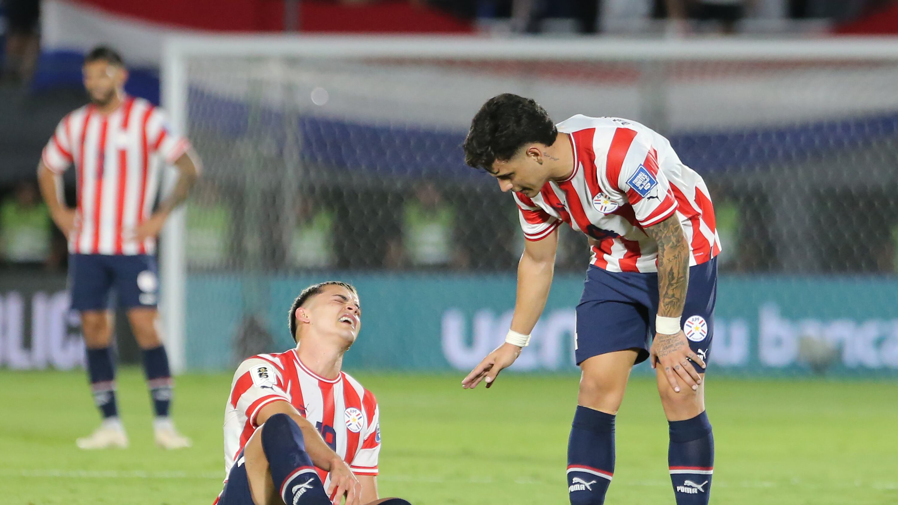 Escalofríante lesión en Paraguay vs Bolivia