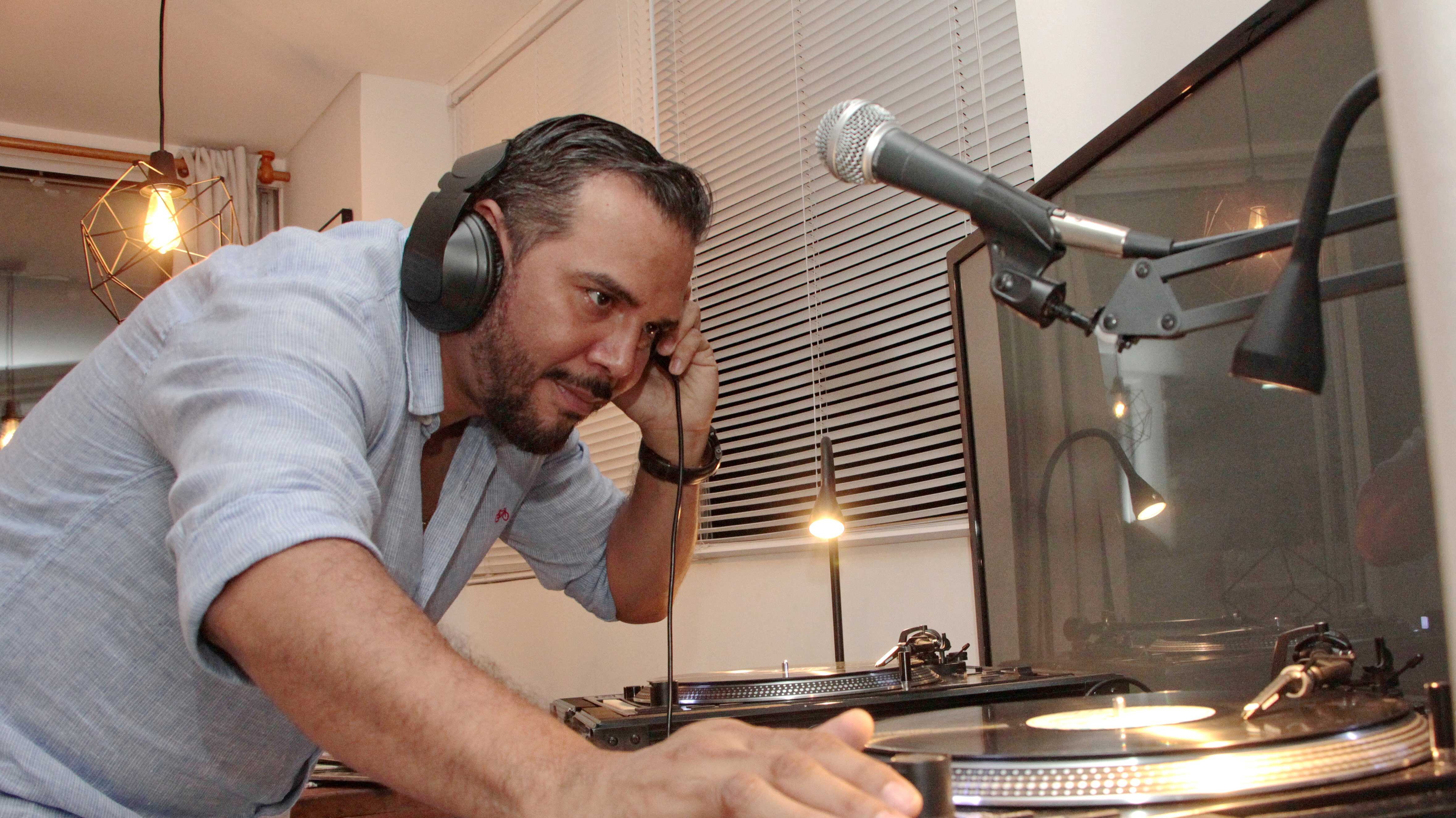 Leo Muñoz, reconocido DJ en Cali.