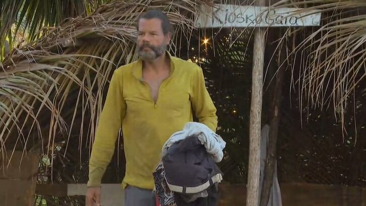 Para Juan del Mar es ilógico que le pidan ayuda cuando votan por él en La Isla De Los Famosos.