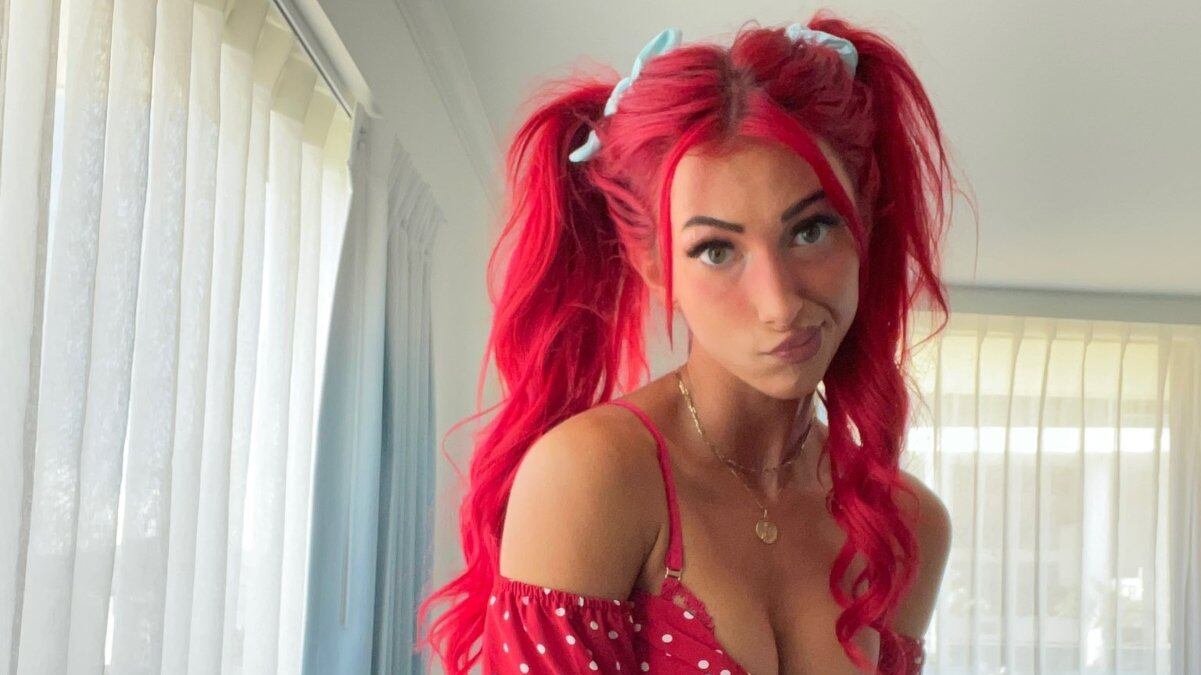 Nala Ray, la modelo que dejó la religión para ganar millones en OnlyFans.