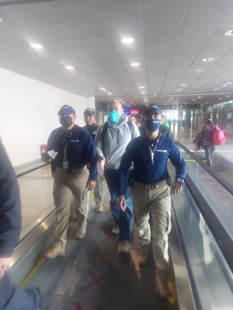 El coronel de la Policía colombiana Benjamín Núñez tendrá que responder por el asesinato de tres jóvenes