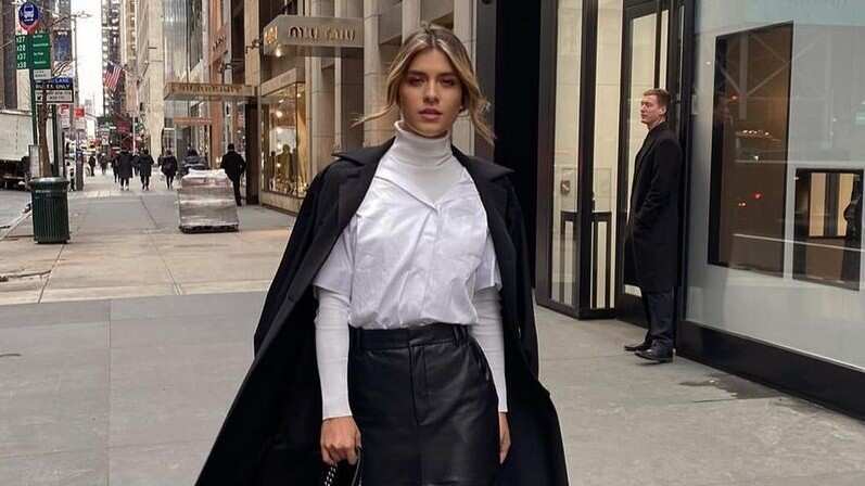 A través de sus historias la bella Laura Tobón mostró a todos la forma en la que su cabello ha estado creciendo.