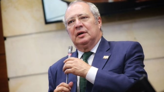 Iván Name Vásquez. nuevo presidente del Senado.