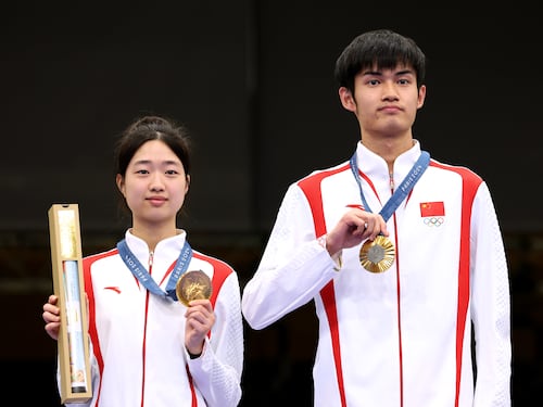 China conquista las primeras dos medallas de oro en los Juegos Olímpicos 2024