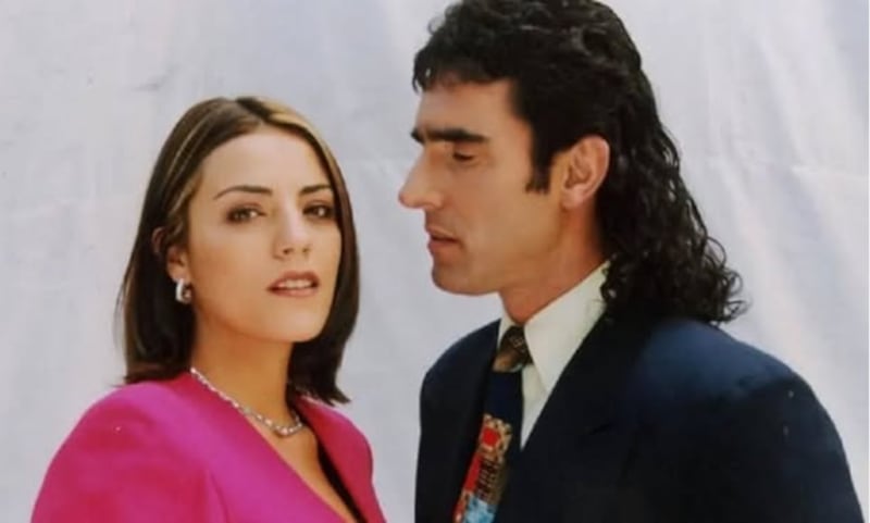 Sandra Reyes y Miguel Varoni durante las grabaciones de 'Pedro el escamoso'