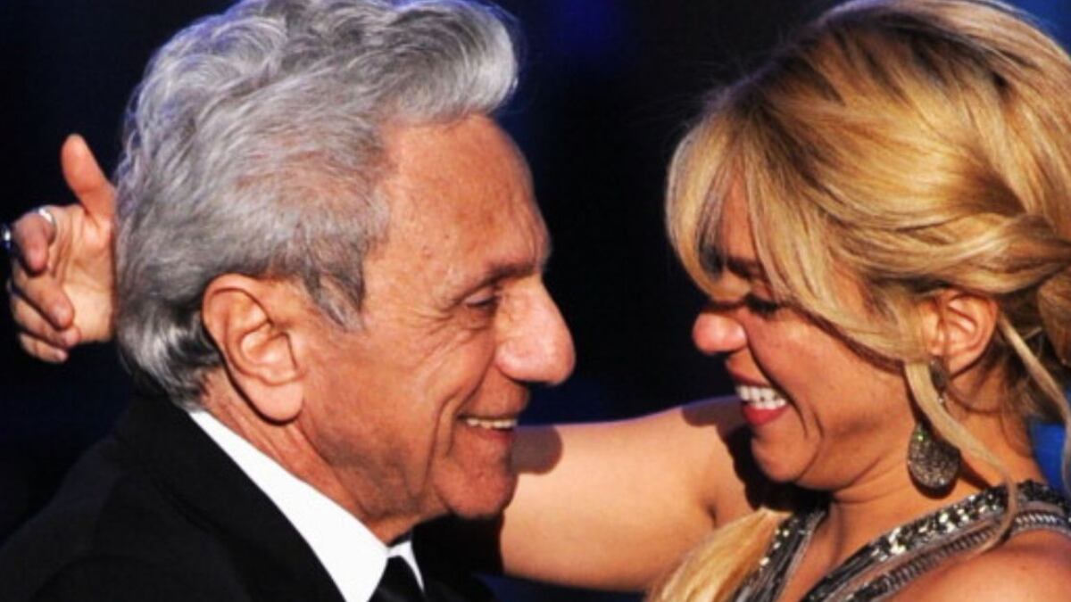 Shakira ya está con su padre en Colombia y así se pronunció con los fans en este momento difícil