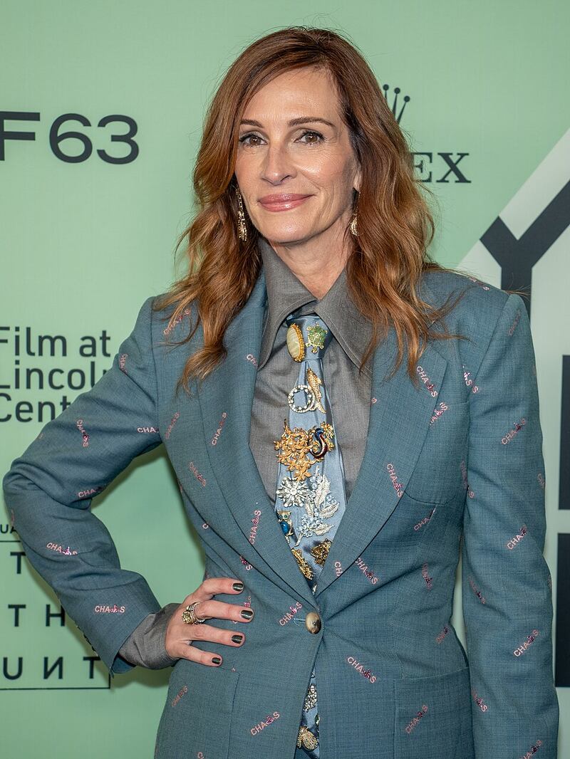 Julia Roberts, la eterna Novia de Estados Unidos, sigue siendo dueña de una de las sonrisas más legendarias del cine y mantiene intacto ese encanto especial que la hace única. Foto: Wikipedia.