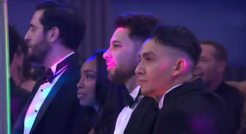 El paso de Julián Trujillo como primer finalista de ‘La Casa de los Famosos’ desató la ira de los seguidores del Team Papilla pues aseguran que es “fraude” de RCN.