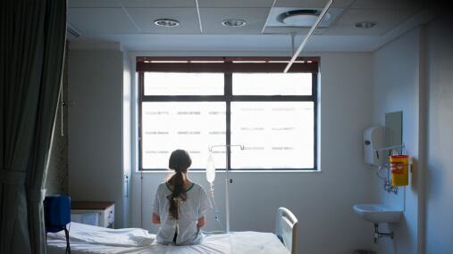 Enfermero abusó de mujer cuando estaba hospitalizada