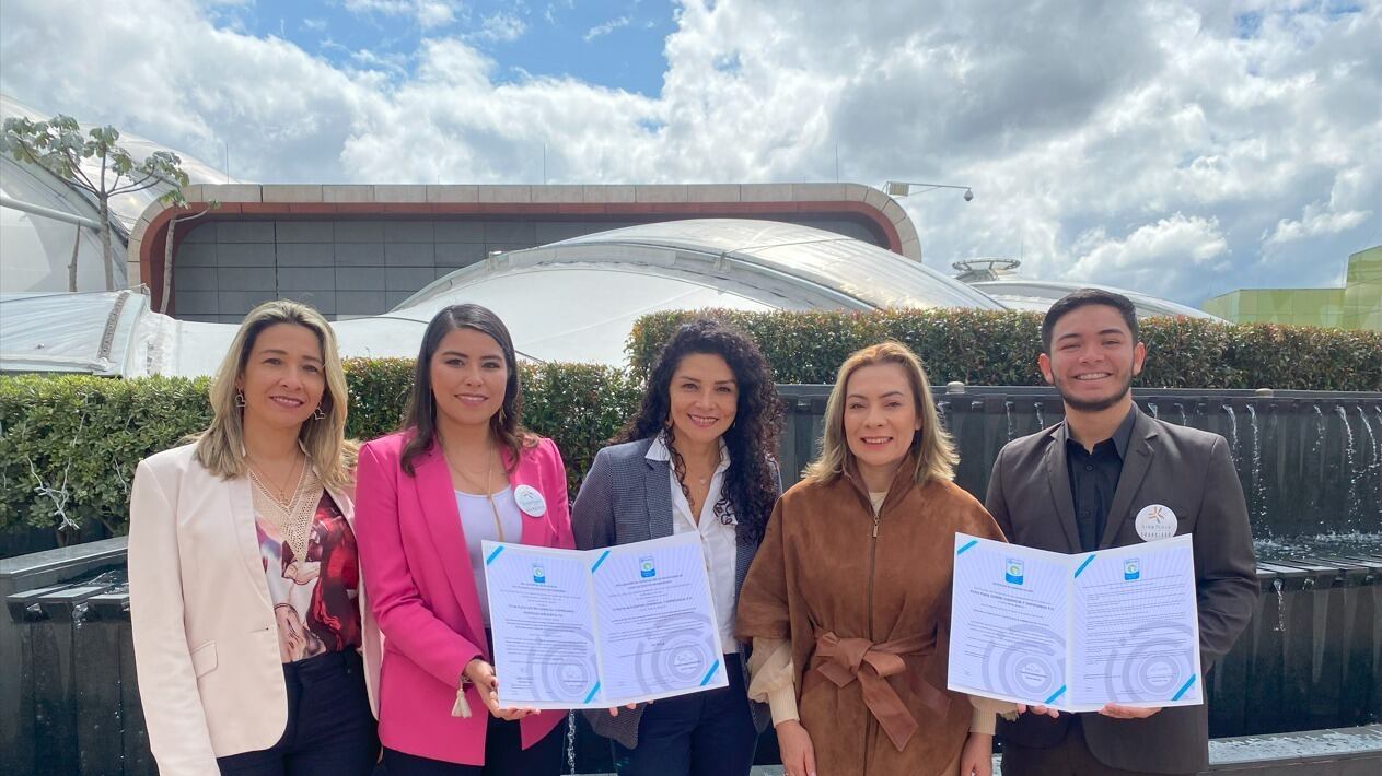 Centro Comercial Titán Plaza - Certificación de energía renovable