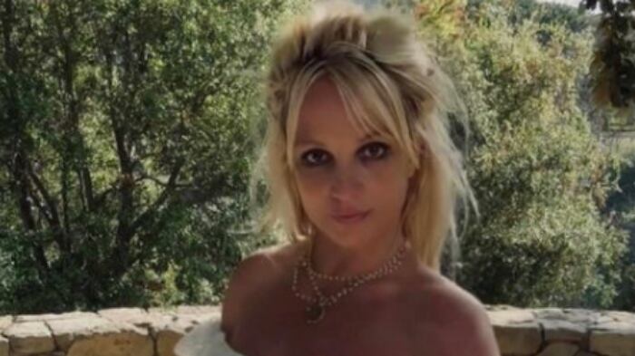 La reacción de Britney Spears tras ser golpeada por seguridad de un jugador de baloncesto