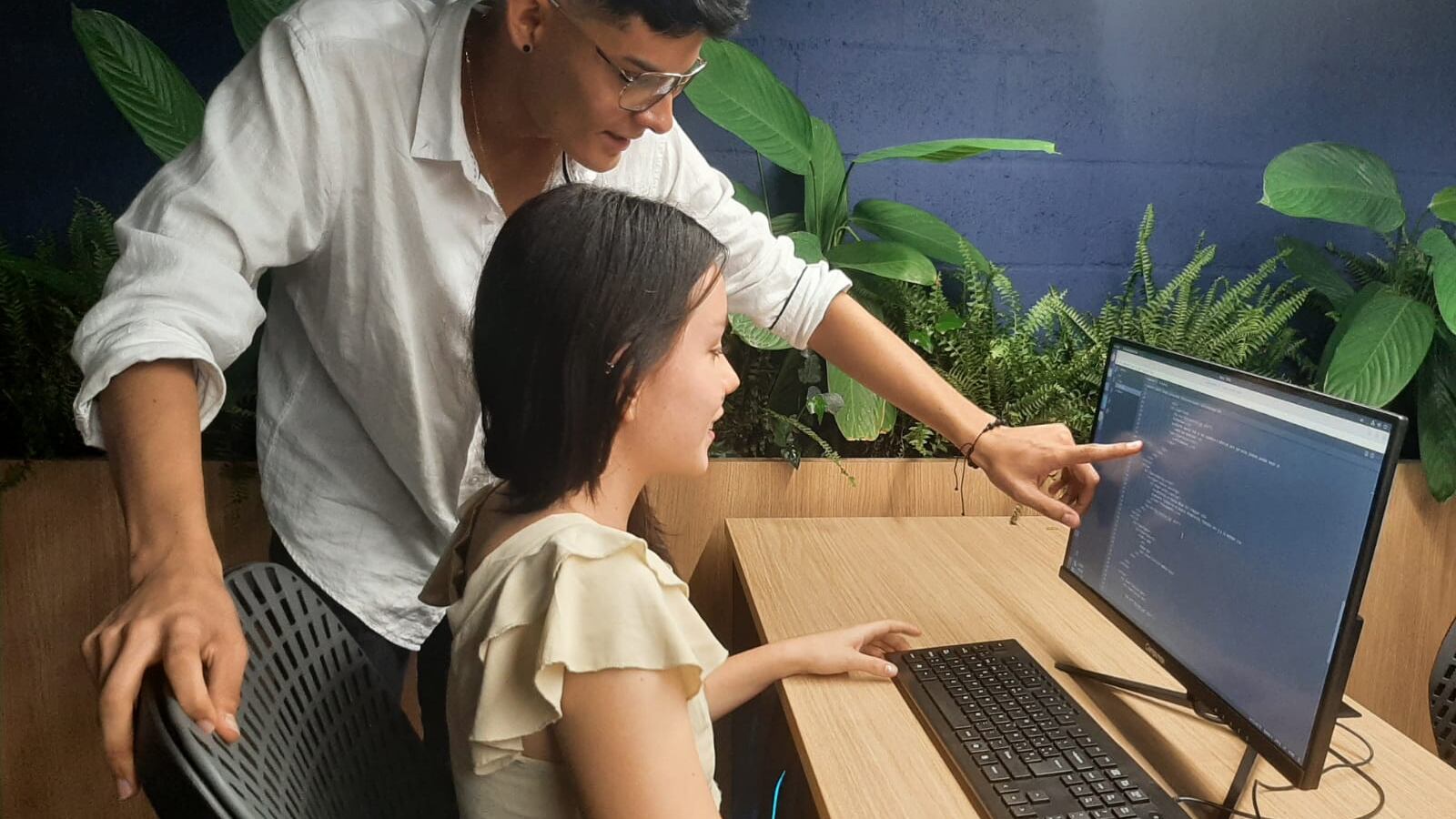 Riwi el centro de entrenamiento para desarrolladores de software en Medellín