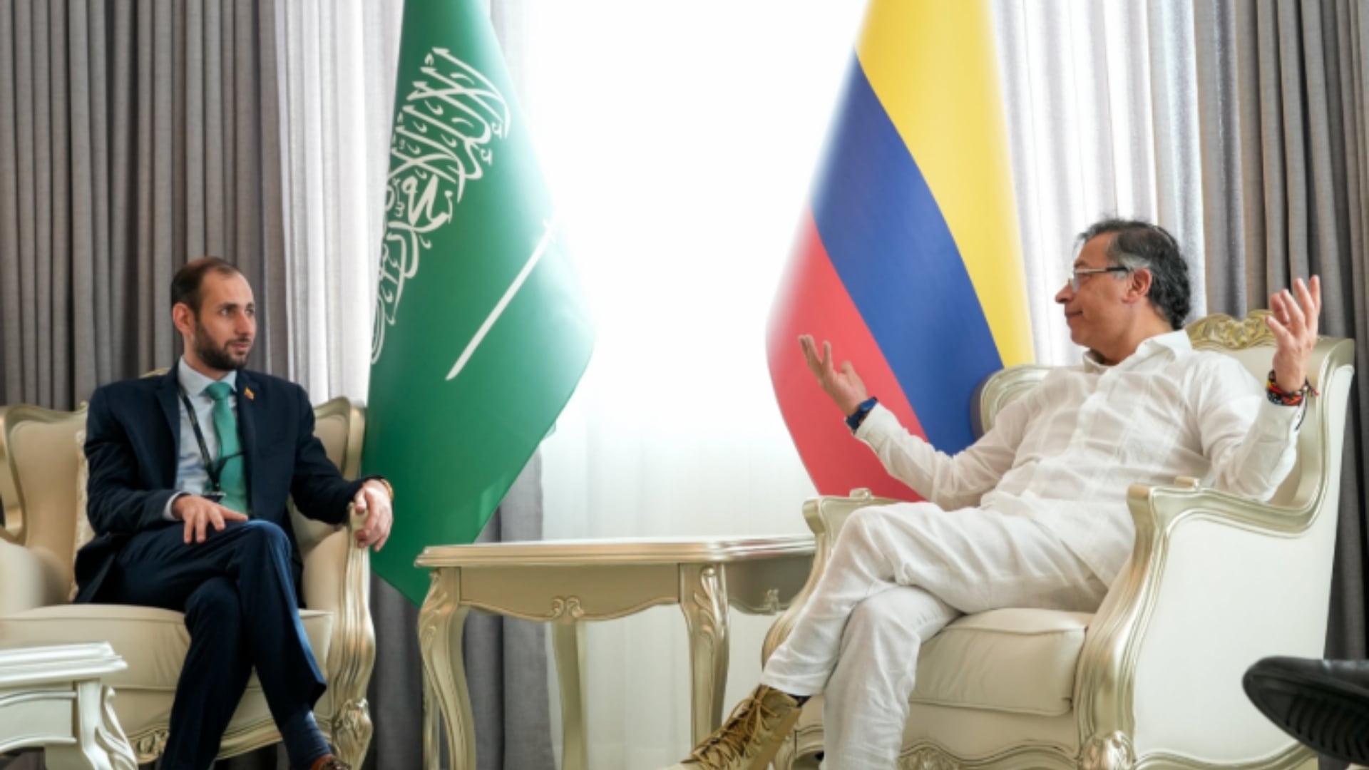 El presidente Petro instala la nueva embajada de Colombia en Arabia Saudita.