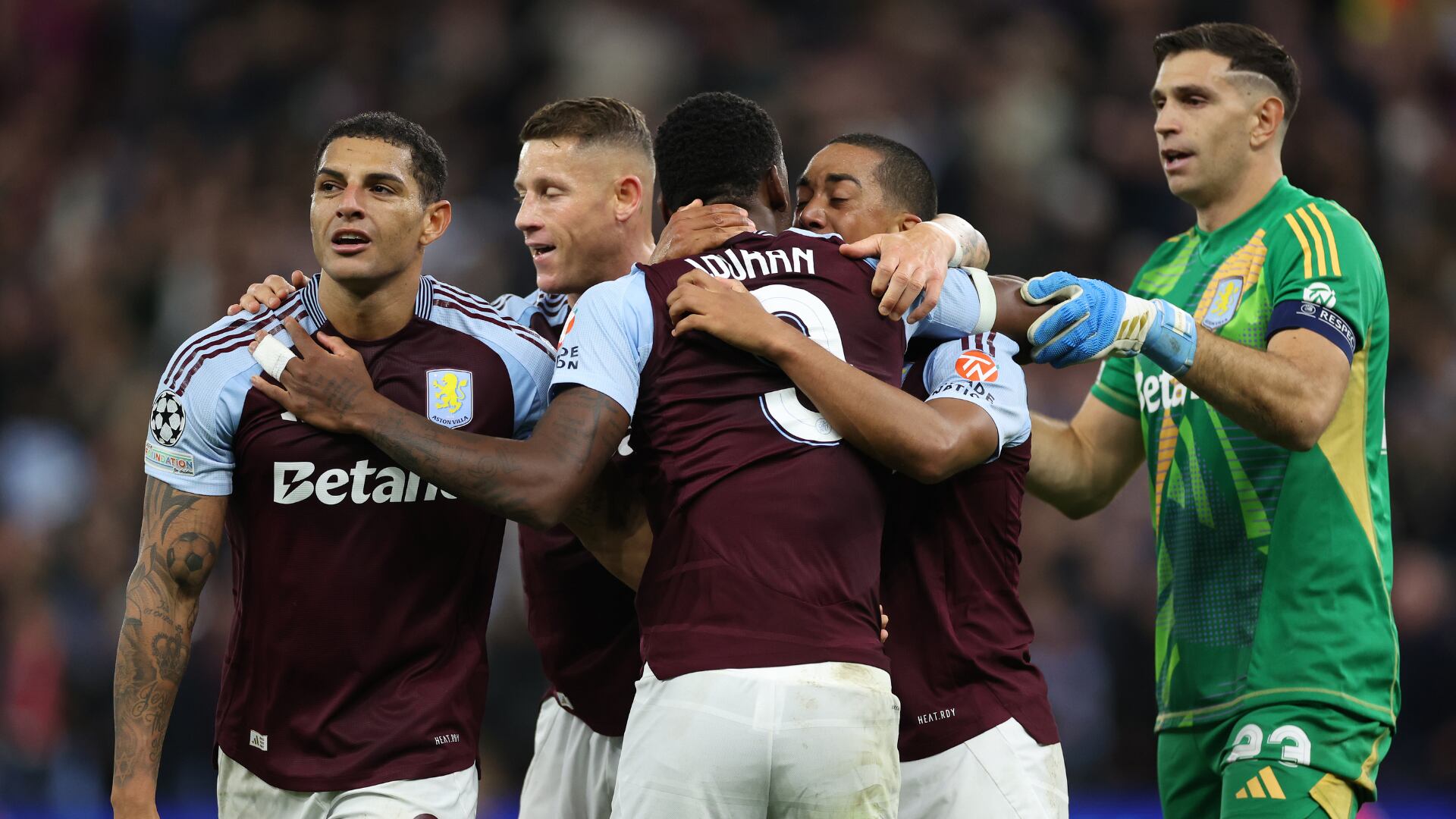 Dibu Martínez ‘se rindió' ante Jhon Jáder Durán y no se ahorró ningún elogio: “Mentalidad diferente”