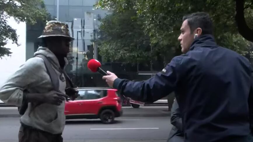 Juan Diego Alvira le dio 50 mil pesos a hombre durante reportaje de Revista Semana.