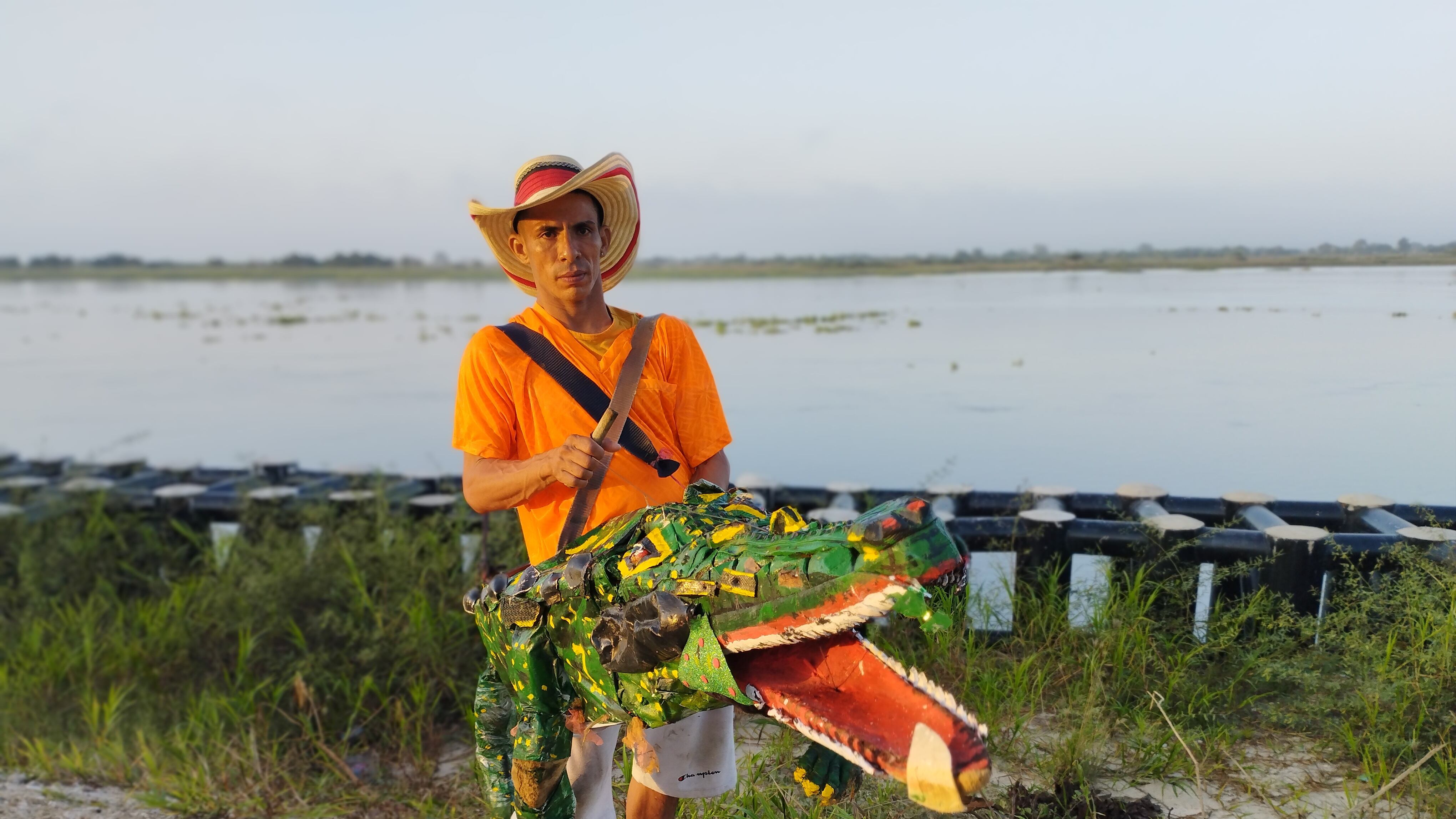 Un amanecer con la fiesta cantada del Caimán a orillas del río Magdalena.