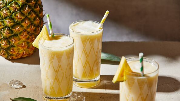 Cómo preparar una piña colada