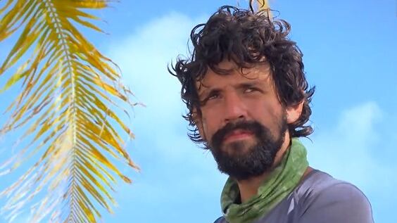 A El Mago de La Isla De Los Famosos no le tocó de otra que reafirmar sus alianzas para poder seguir en competencia.