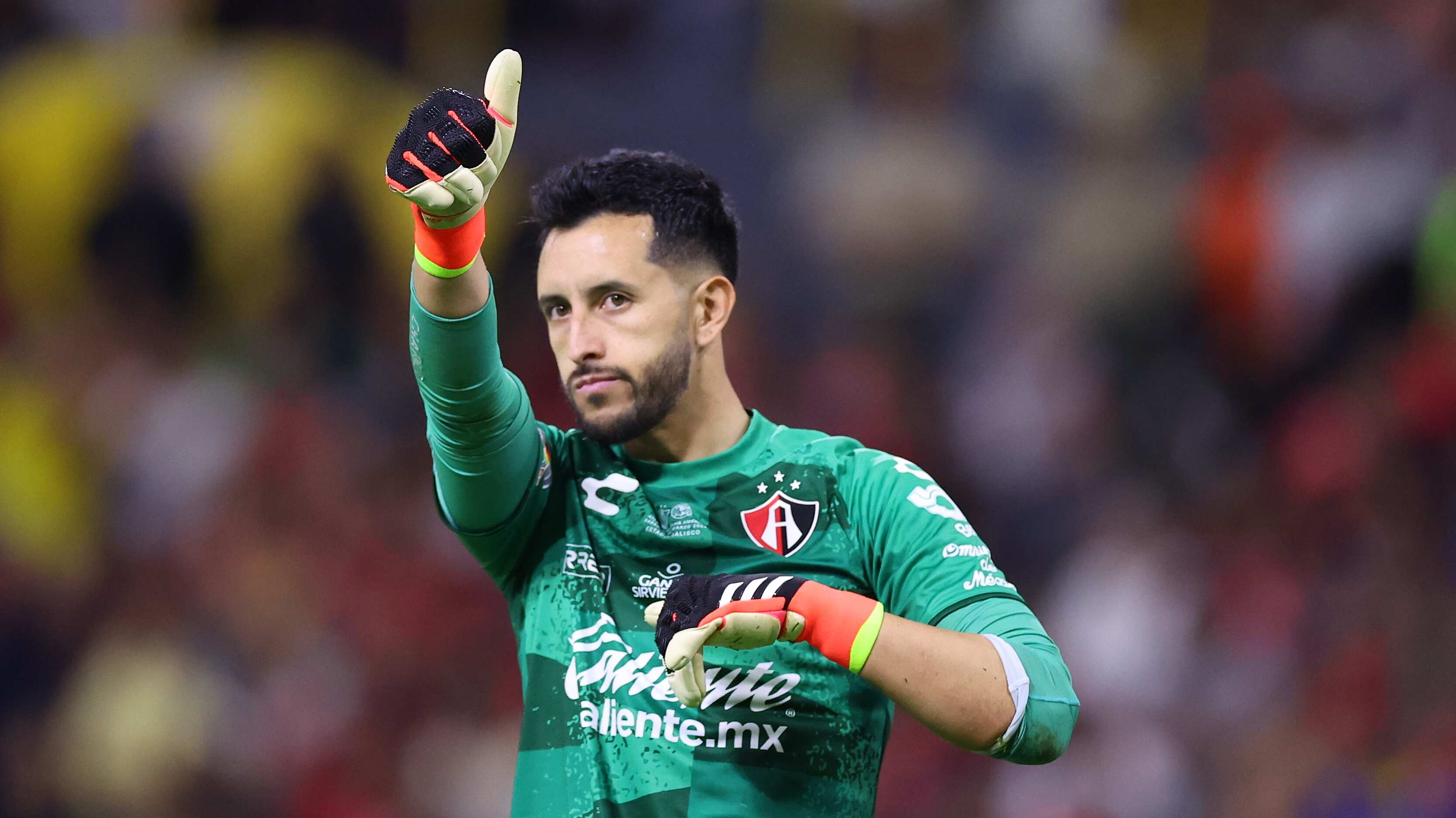 Camilo Vargas fue artífice de la pedida de mano que una hincha del Atlas a su esposo