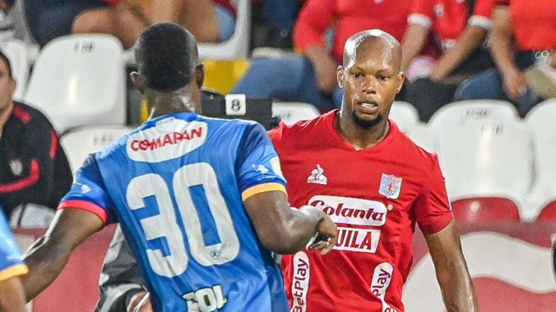 América tuvo tres jugadas de penal en menos de cinco minutos y no metió gol