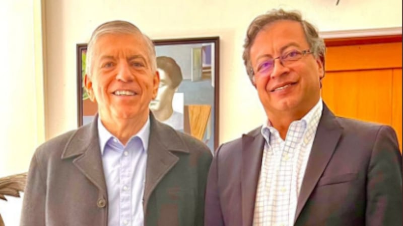 ‘Agarrón’ entre Petro y César Gaviria por amenazas a Liberales que voten sí la reforma a la Salud