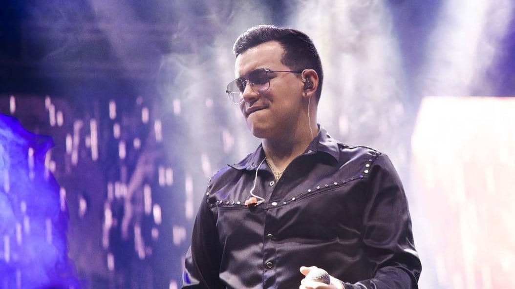 Para el cantante de música popular Yeison Jiménez fue una etapa de casi cinco años de consumo que quedó en el pasado. En la imagen se ve al cantante en medio de un concierto