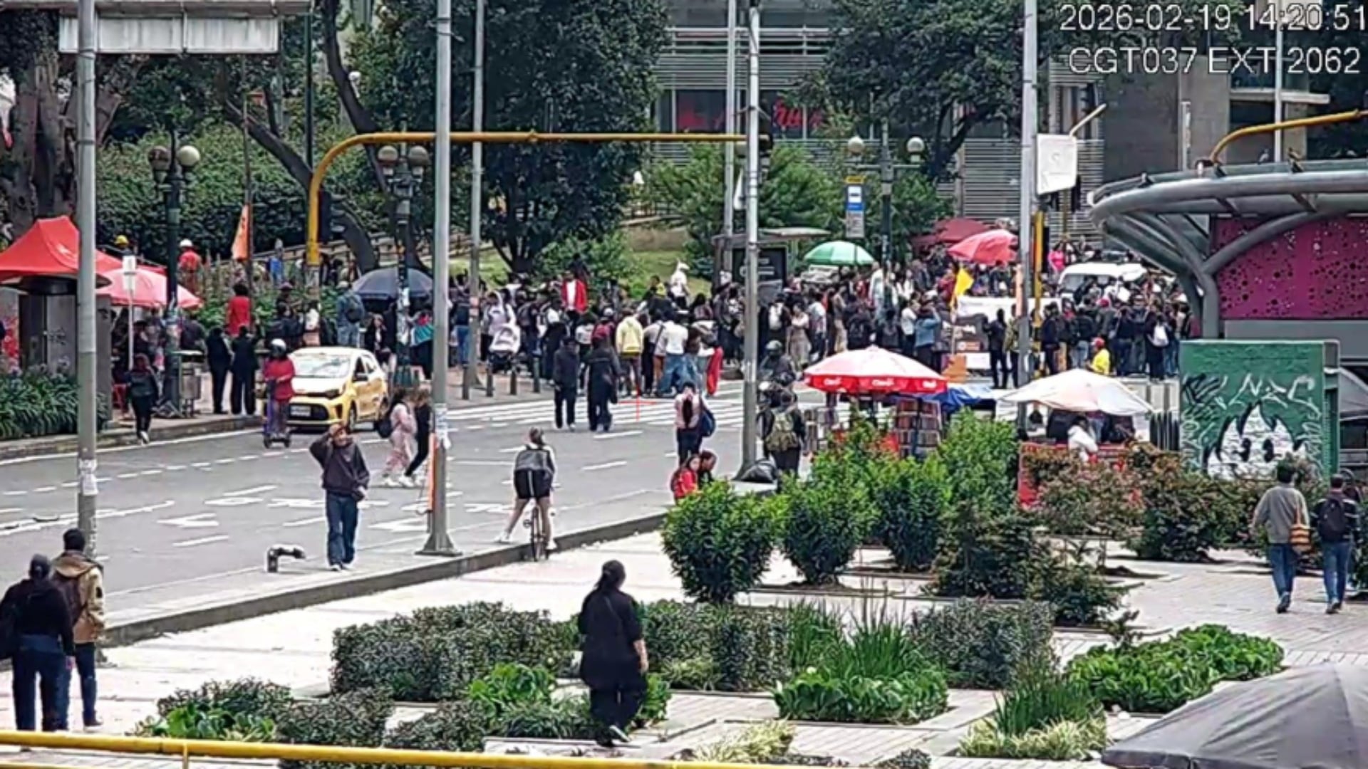 Marchas en Bogotá paralizan la movilidad y la operación de TransMilenio en varios puntos de la ciudad