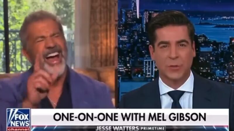 La insólita reacción en vivo de Mel Gibson tras pregunta sobre bofetada de Will Smith que se volvió viral