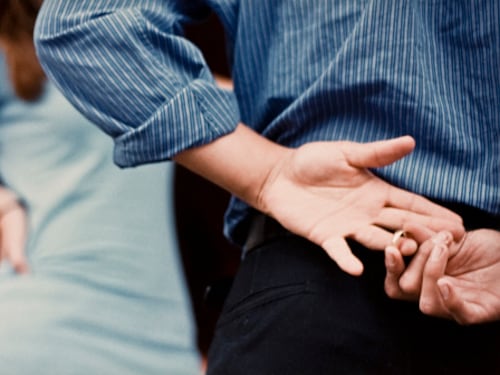 ¿Apareció en el ‘Excel de infieles’ que circula en Colombia? Esto es lo que puede hacer