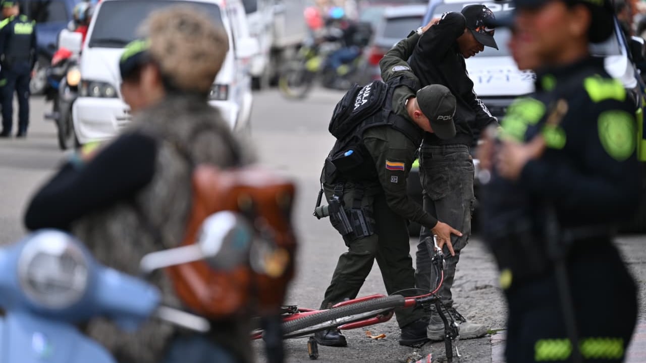 Operativo policial en el barrio 7 de agosto.