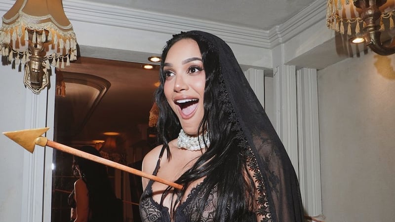 Andrea Valdiri se convierte en meme por su sesión de fotos previa al Día del amor y la amistad